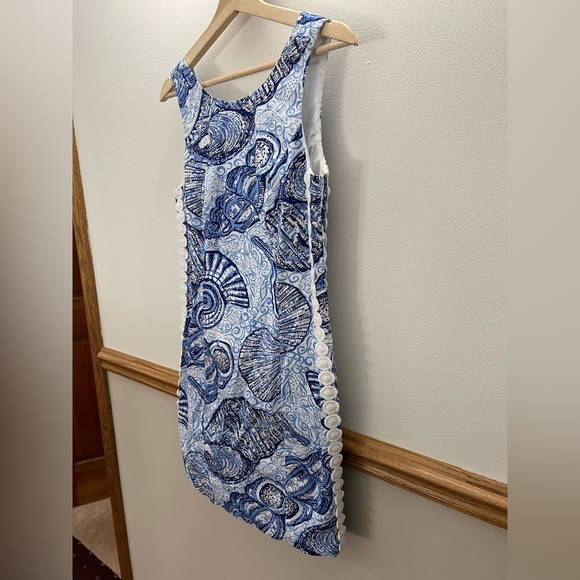 EUC Lilly Pulitzer Stuffed Shells Blue & White Shift Dress Size 2 - Picture 2 of 8